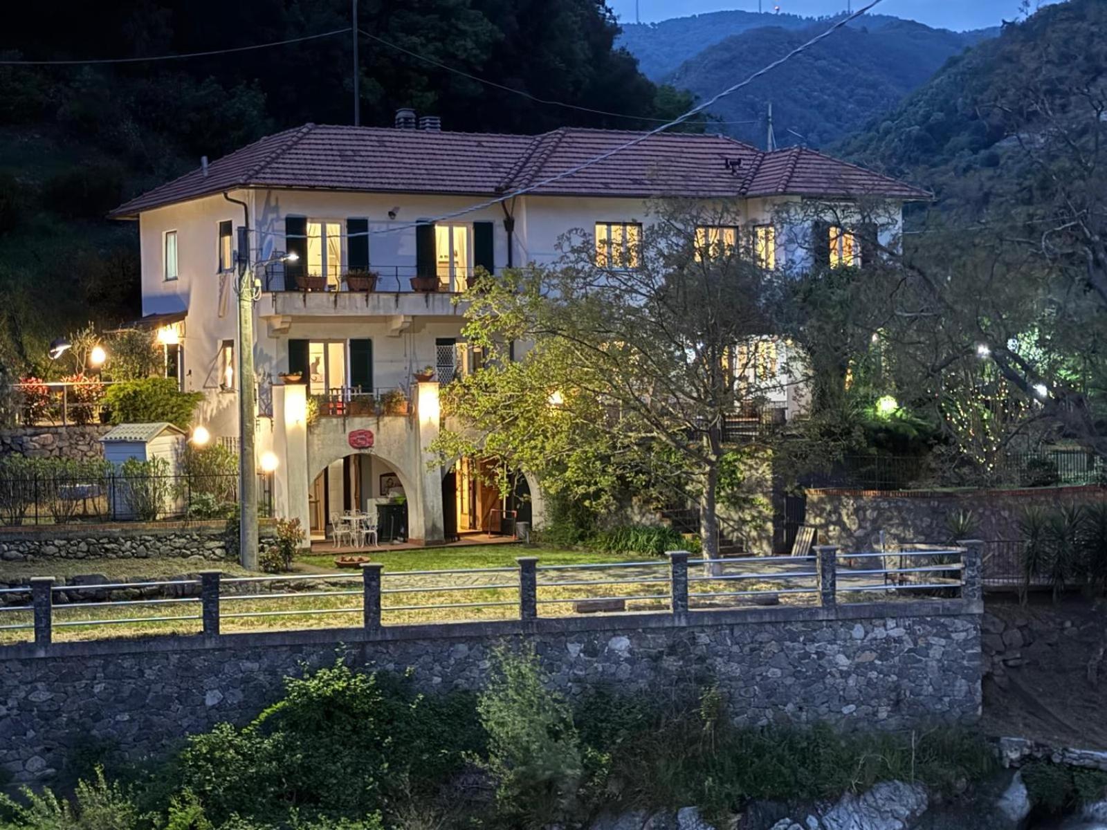 Appartamento In Villa A 5 Km Dal Mare Albisola Superiore Exterior photo