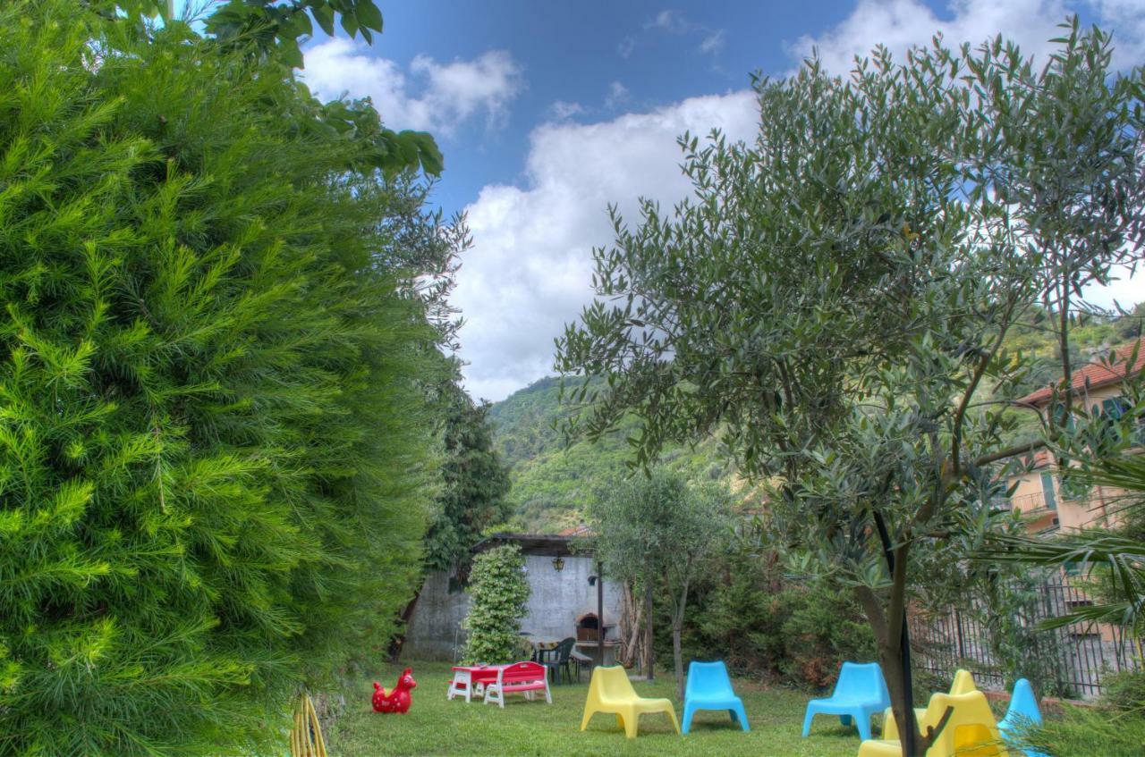 Appartamento In Villa A 5 Km Dal Mare Albisola Superiore Exterior photo